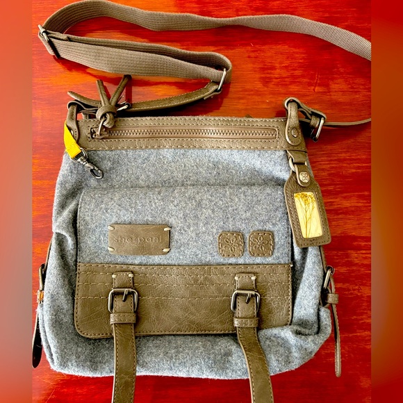 Sherpani Crossbody Gray Wool Purse Bag with Brown Trim-Gently used - Picture 1 of 7